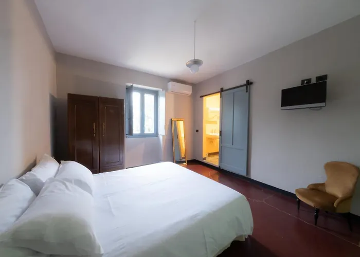 לינה וארוחת בוקר Beb La Patataia 3*