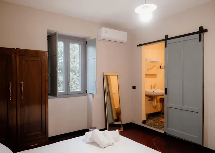 לינה וארוחת בוקר Beb La Patataia 3*